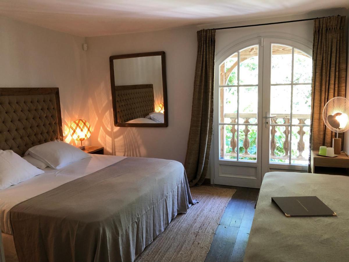 Le Clos Des Sept Palmiers กาวาแลร์-ซูร์-แมร์ ภายนอก รูปภาพ