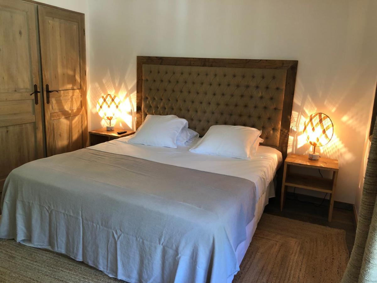 Le Clos Des Sept Palmiers กาวาแลร์-ซูร์-แมร์ ภายนอก รูปภาพ
