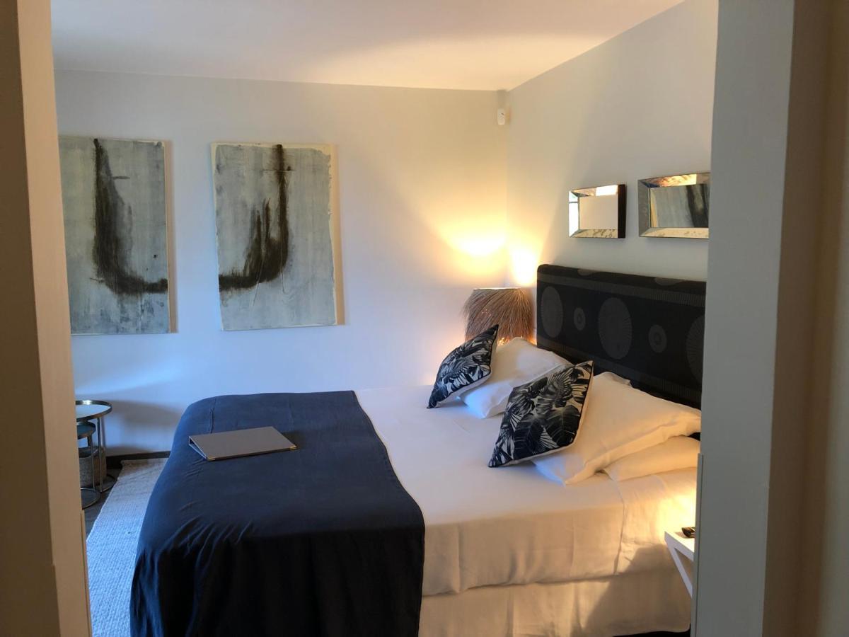 Le Clos Des Sept Palmiers กาวาแลร์-ซูร์-แมร์ ภายนอก รูปภาพ
