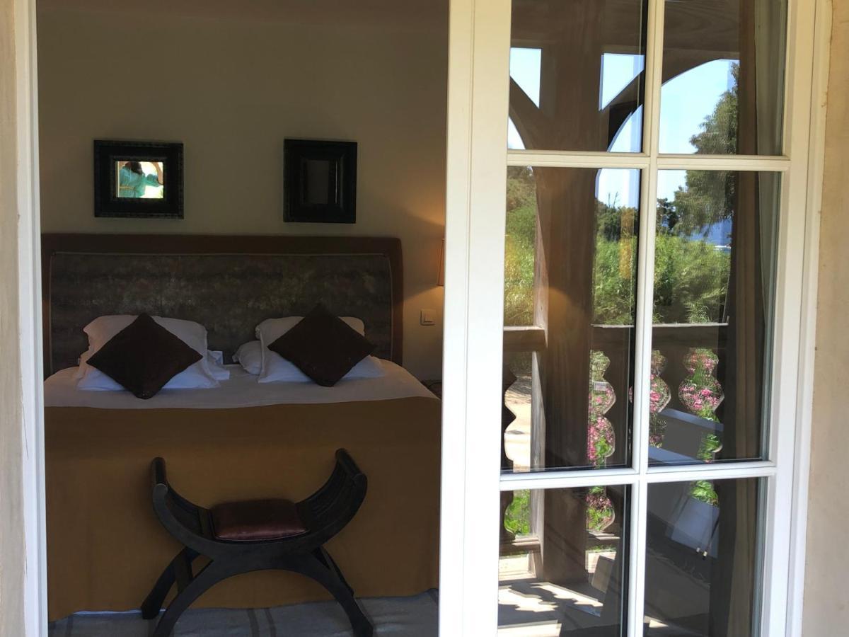 Le Clos Des Sept Palmiers กาวาแลร์-ซูร์-แมร์ ภายนอก รูปภาพ
