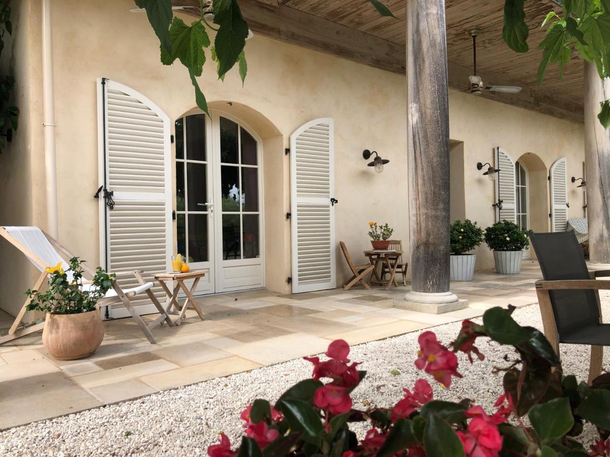 Le Clos Des Sept Palmiers กาวาแลร์-ซูร์-แมร์ ภายนอก รูปภาพ