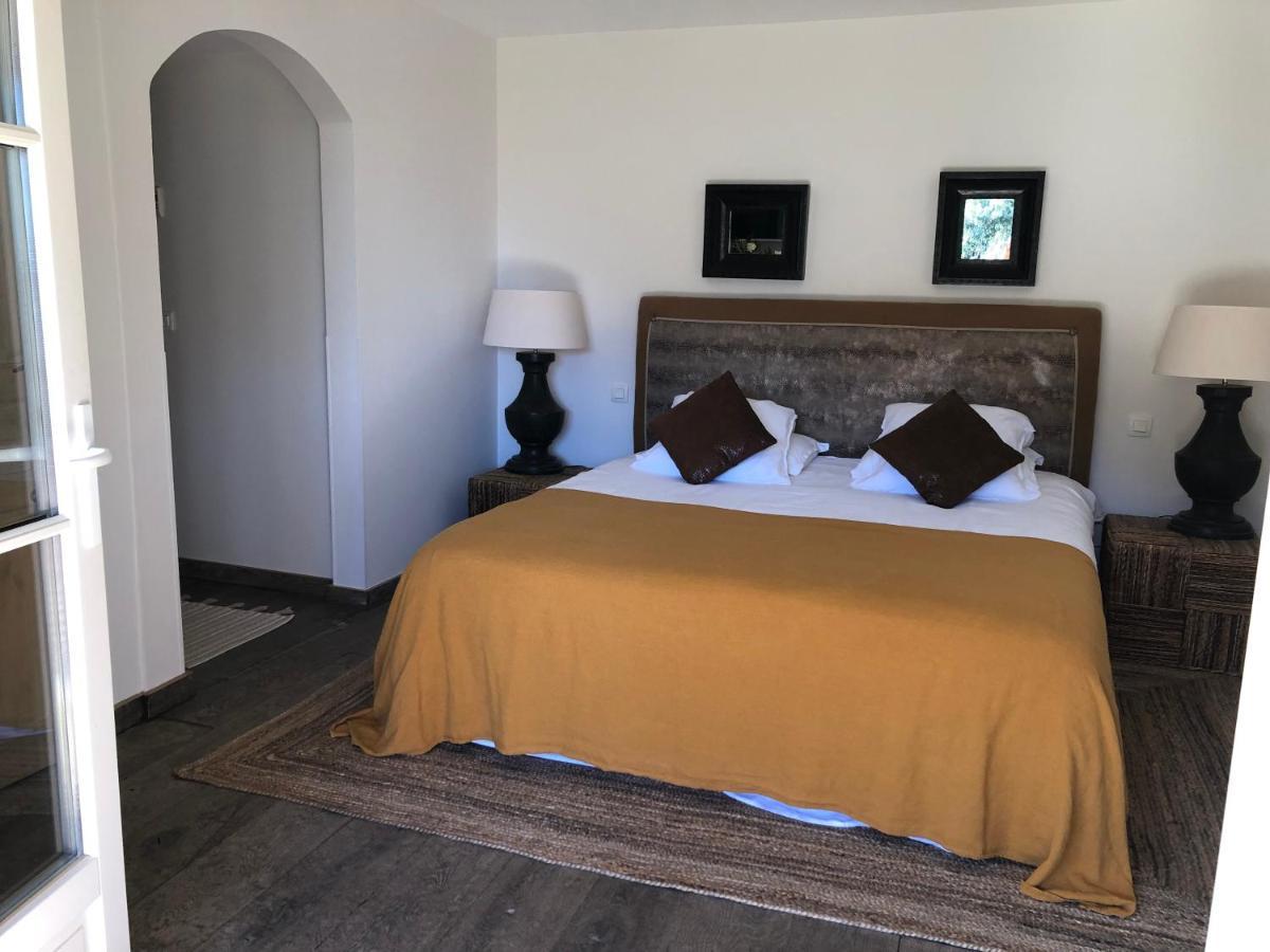 Le Clos Des Sept Palmiers กาวาแลร์-ซูร์-แมร์ ภายนอก รูปภาพ