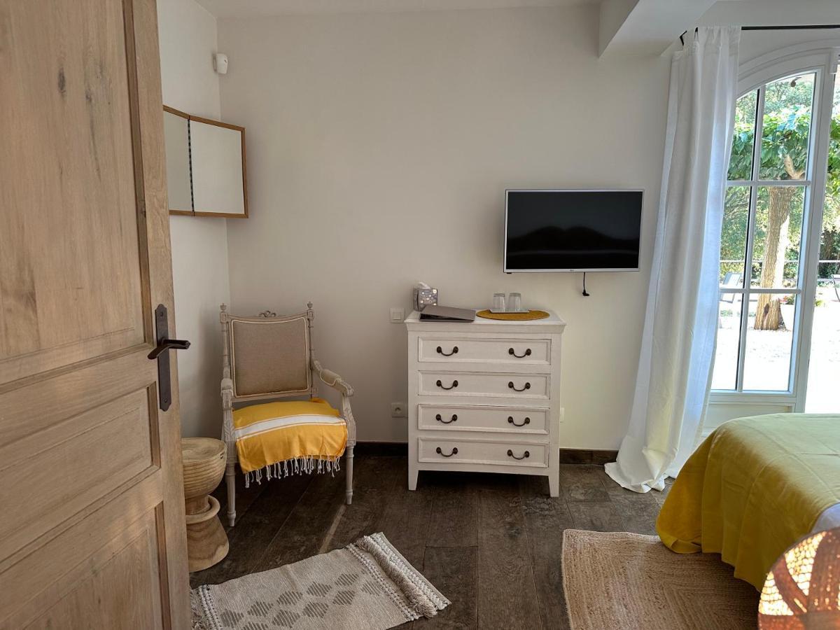 Le Clos Des Sept Palmiers กาวาแลร์-ซูร์-แมร์ ภายนอก รูปภาพ