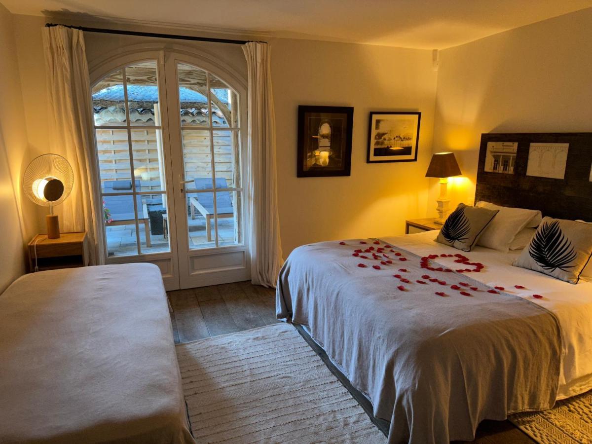Le Clos Des Sept Palmiers กาวาแลร์-ซูร์-แมร์ ภายนอก รูปภาพ