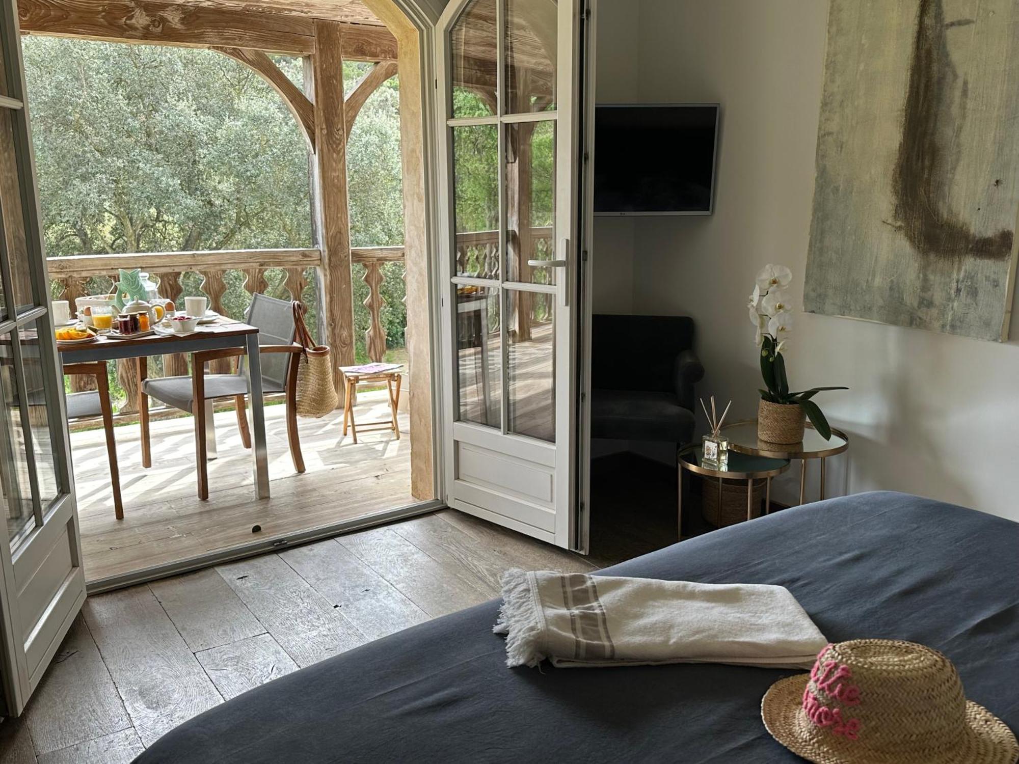 Le Clos Des Sept Palmiers กาวาแลร์-ซูร์-แมร์ ภายนอก รูปภาพ
