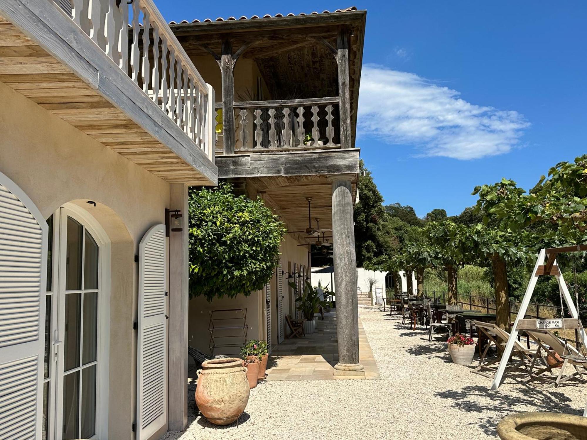 Le Clos Des Sept Palmiers กาวาแลร์-ซูร์-แมร์ ภายนอก รูปภาพ