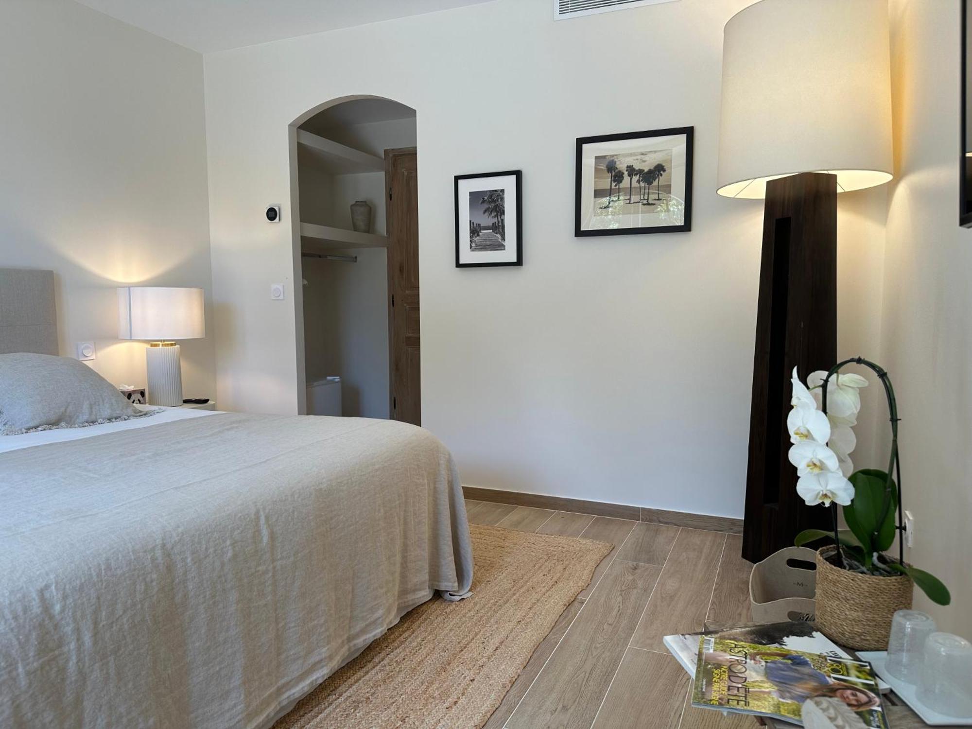Le Clos Des Sept Palmiers กาวาแลร์-ซูร์-แมร์ ภายนอก รูปภาพ