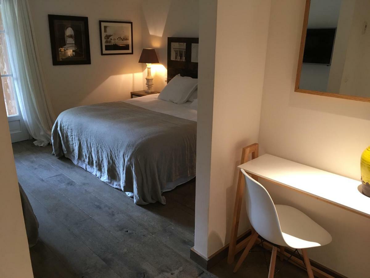 Le Clos Des Sept Palmiers กาวาแลร์-ซูร์-แมร์ ภายนอก รูปภาพ